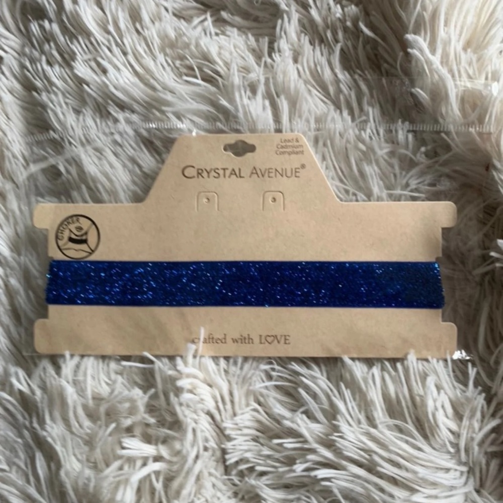 Blue choker